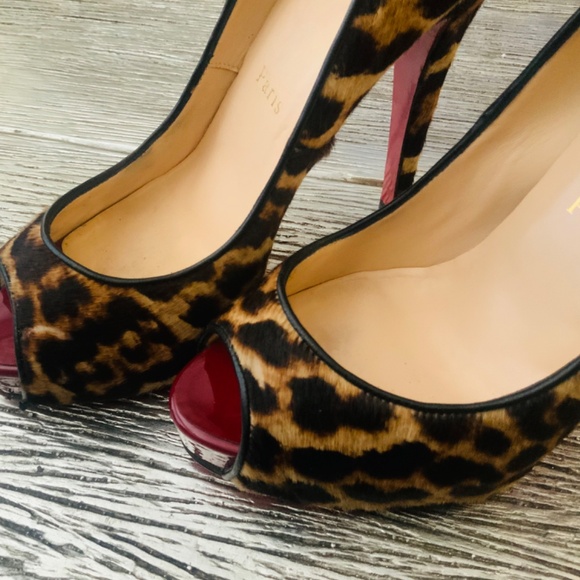 AUTHENTIC LEOPARD PRINT CHRISTIAN LOUBOUTIN HEELS - Picture 4 of 16